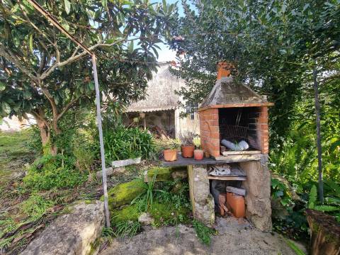 Quinta com 3 moradias, 5 minutos de Valença