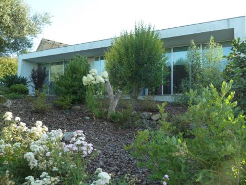 Moradia T4 em Gemieira, com piscina, jardim e vistas espectaculares