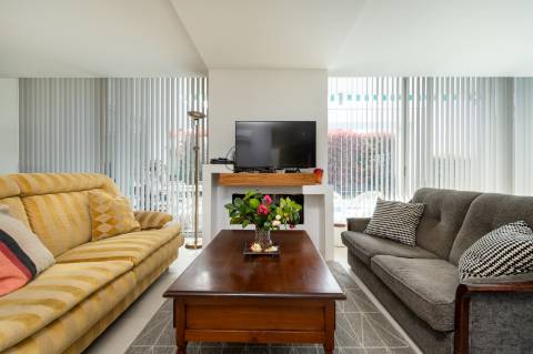 Moradia T4 em Gemieira, com piscina, jardim e vistas espectaculares