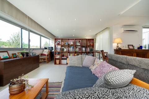 Moradia T4 em Gemieira, com piscina, jardim e vistas espectaculares