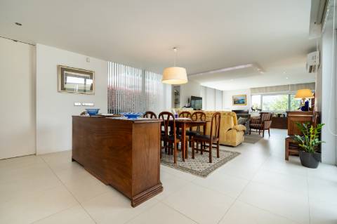 Moradia T4 em Gemieira, com piscina, jardim e vistas espectaculares