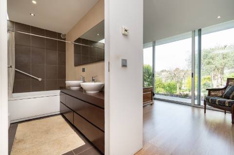 Moradia T4 em Gemieira, com piscina, jardim e vistas espectaculares