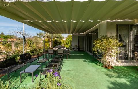 Moradia T4 em Gemieira, com piscina, jardim e vistas espectaculares