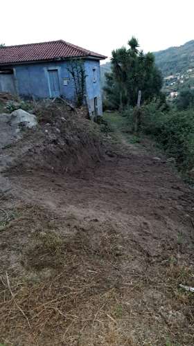 Casa de Aldeia com Terreno em Geraz do Lima