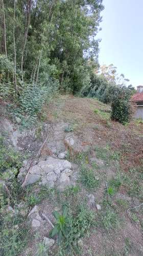 Casa de Aldeia com Terreno em Geraz do Lima