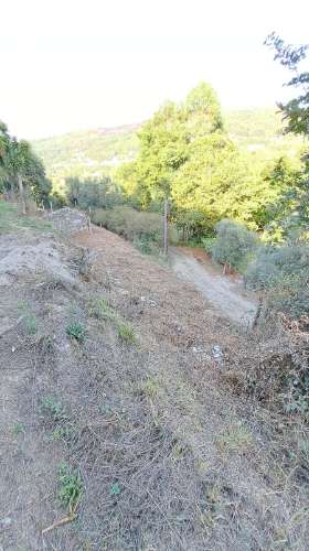 Casa de Aldeia com Terreno em Geraz do Lima