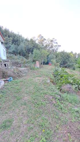 Casa de Aldeia com Terreno em Geraz do Lima
