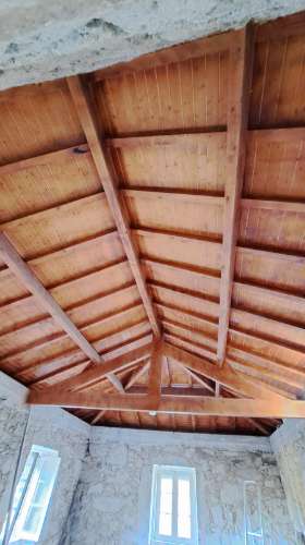 Casa de Aldeia com Terreno em Geraz do Lima