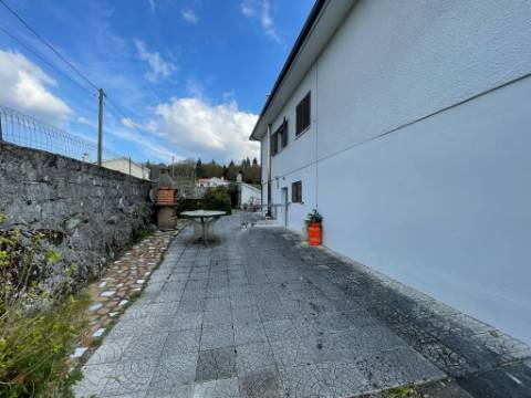 Moradia V5 em Miranda, Arcos de Valdevez