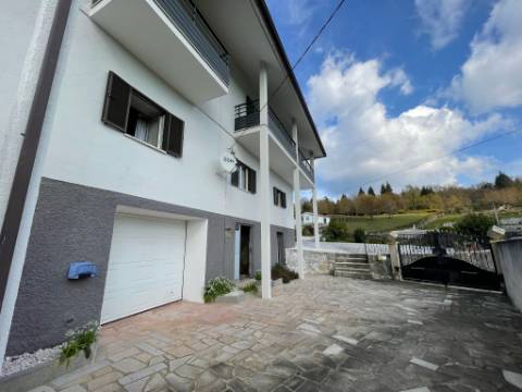 Moradia V5 em Miranda, Arcos de Valdevez