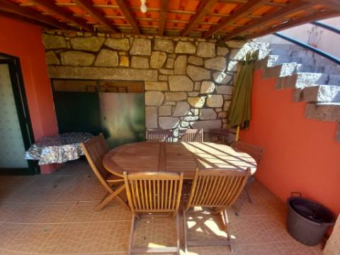 Moradia T5 com 2 salas e escritório de 3 pisos em Vila Praia d'Âncora 5 min a praia