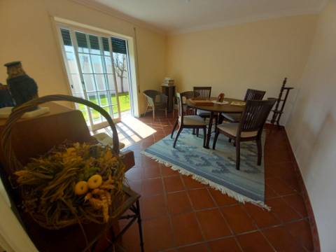 Moradia T5 com 2 salas e escritório de 3 pisos em Vila Praia d'Âncora 5 min a praia