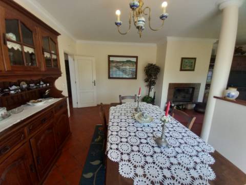 Moradia T5 com 2 salas e escritório de 3 pisos em Vila Praia d'Âncora 5 min a praia