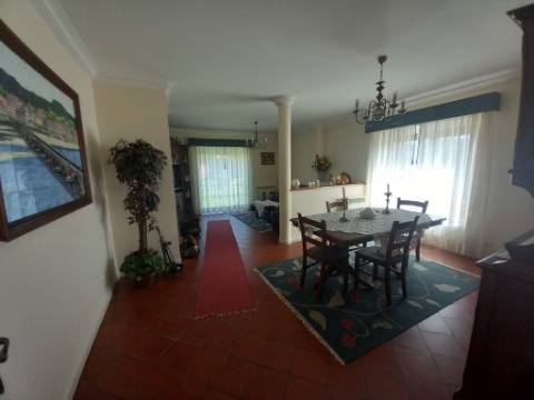 Moradia T5 com 2 salas e escritório de 3 pisos em Vila Praia d'Âncora 5 min a praia