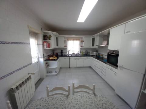 Moradia T5 com 2 salas e escritório de 3 pisos em Vila Praia d'Âncora 5 min a praia