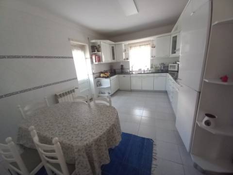 Moradia T5 com 2 salas e escritório de 3 pisos em Vila Praia d'Âncora 5 min a praia