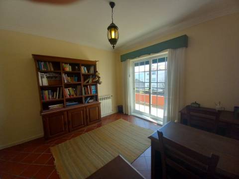 Moradia T5 com 2 salas e escritório de 3 pisos em Vila Praia d'Âncora 5 min a praia