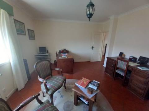 Moradia T5 com 2 salas e escritório de 3 pisos em Vila Praia d'Âncora 5 min a praia