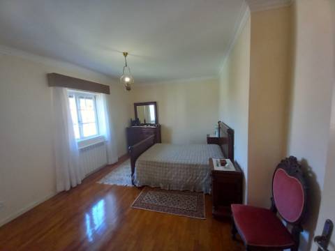 Moradia T5 com 2 salas e escritório de 3 pisos em Vila Praia d'Âncora 5 min a praia