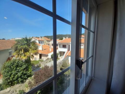 Moradia T5 com 2 salas e escritório de 3 pisos em Vila Praia d'Âncora 5 min a praia