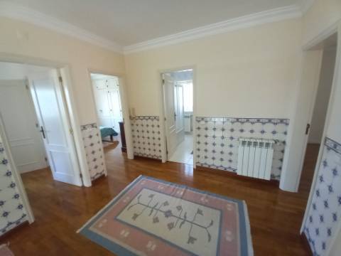 Moradia T5 com 2 salas e escritório de 3 pisos em Vila Praia d'Âncora 5 min a praia