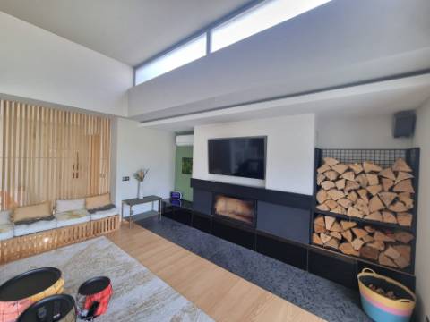 Moradia Moderna Hilltop com Vistas Panorâmicas