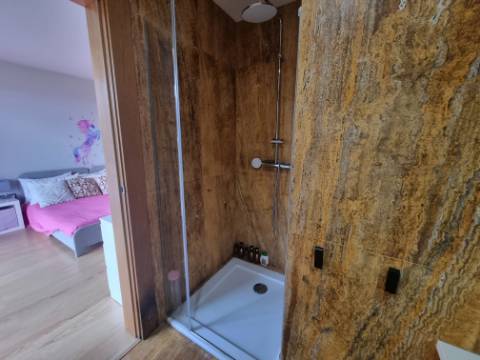 Moradia Moderna Hilltop com Vistas Panorâmicas