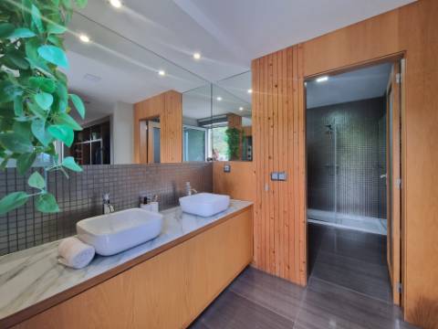 Moradia Moderna Hilltop com Vistas Panorâmicas