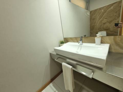 Moradia Moderna Hilltop com Vistas Panorâmicas