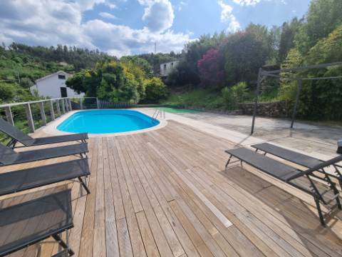 Moradia Moderna Hilltop com Vistas Panorâmicas