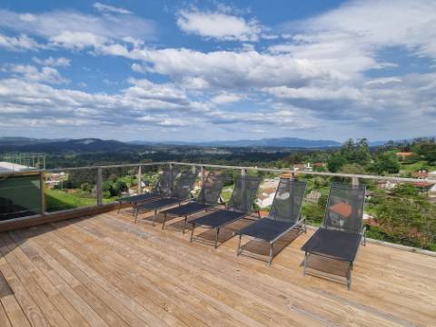 Moradia Moderna Hilltop com Vistas Panorâmicas