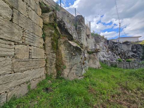 Terreno Urbano em Monção