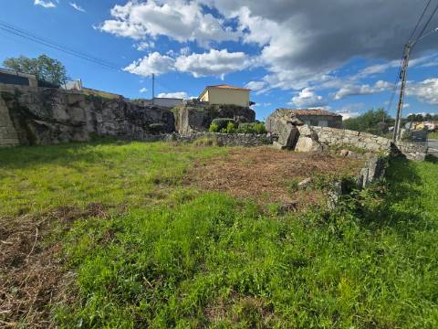 Terreno Urbano em Monção