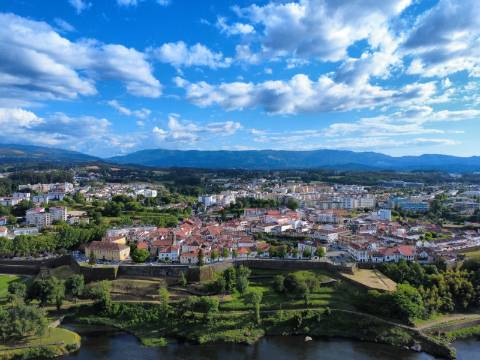 Terreno Urbano em Monção