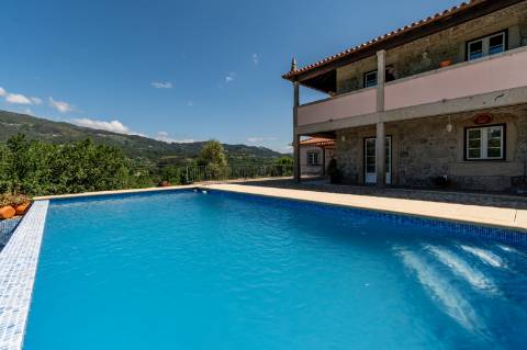 Deslumbrante Quinta de Pedra T4 com Piscina, Vista Rio e Potencial de Expansão - Ponte de Lima