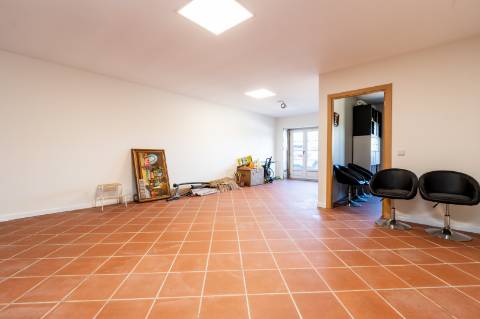 Deslumbrante Quinta de Pedra T4 com Piscina, Vista Rio e Potencial de Expansão - Ponte de Lima