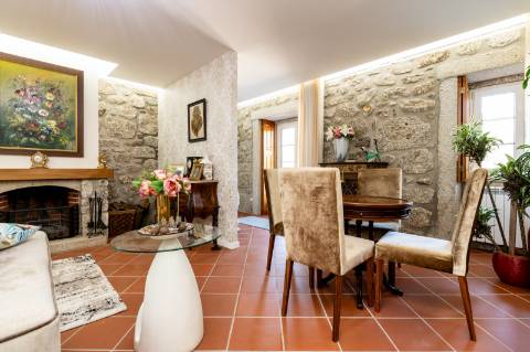 Deslumbrante Quinta de Pedra T4 com Piscina, Vista Rio e Potencial de Expansão - Ponte de Lima