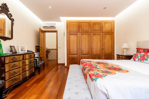 Deslumbrante Quinta de Pedra T4 com Piscina, Vista Rio e Potencial de Expansão - Ponte de Lima