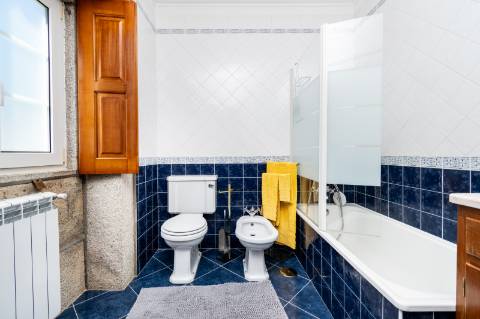 Deslumbrante Quinta de Pedra T4 com Piscina, Vista Rio e Potencial de Expansão - Ponte de Lima