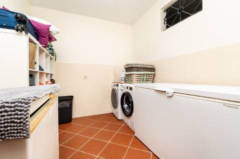 Deslumbrante Quinta de Pedra T4 com Piscina, Vista Rio e Potencial de Expansão - Ponte de Lima