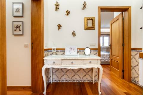 Deslumbrante Quinta de Pedra T4 com Piscina, Vista Rio e Potencial de Expansão - Ponte de Lima