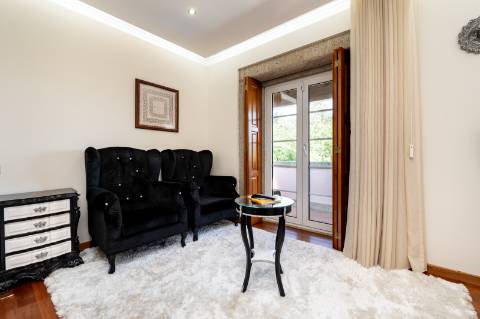 Deslumbrante Quinta de Pedra T4 com Piscina, Vista Rio e Potencial de Expansão - Ponte de Lima