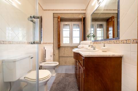 Deslumbrante Quinta de Pedra T4 com Piscina, Vista Rio e Potencial de Expansão - Ponte de Lima