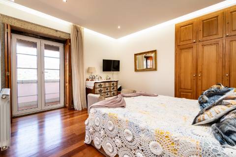 Deslumbrante Quinta de Pedra T4 com Piscina, Vista Rio e Potencial de Expansão - Ponte de Lima