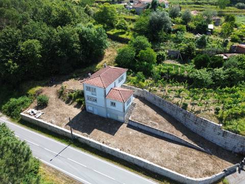 Moradia T3 em fase de acabamentos - Vilela, Arcos de Valdevez