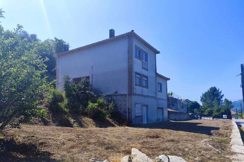 Moradia T3 em fase de acabamentos - Vilela, Arcos de Valdevez