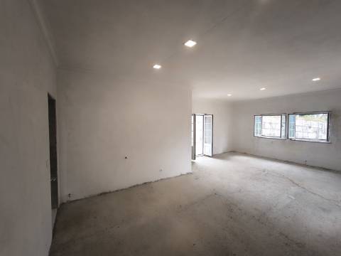 Moradia T3 em fase de acabamentos - Vilela, Arcos de Valdevez