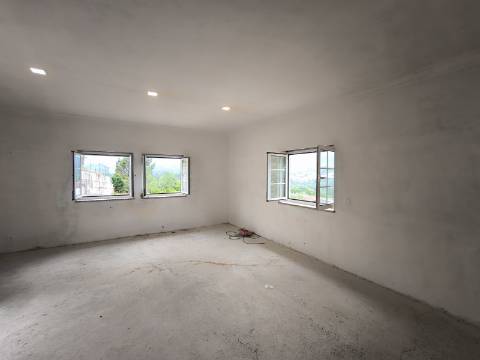 Moradia T3 em fase de acabamentos - Vilela, Arcos de Valdevez