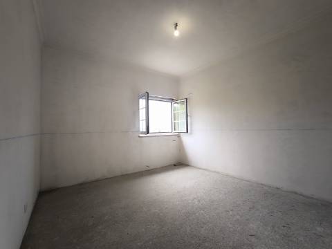 Moradia T3 em fase de acabamentos - Vilela, Arcos de Valdevez