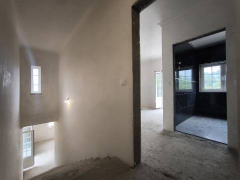 Moradia T3 em fase de acabamentos - Vilela, Arcos de Valdevez